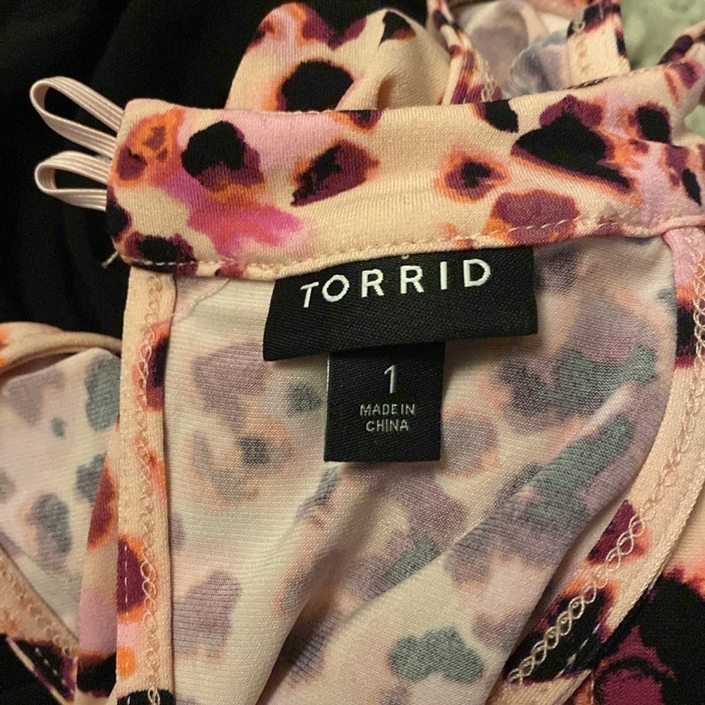 Torrid pink black leopard halter pocketed romper 1X 14 16 - Picture 9 of 13